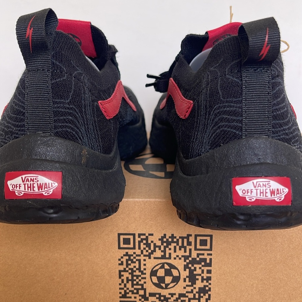 Vans Women’s Ultrarange Vr3 Nathan Florence Black/Red
VN0A4BXB458
SNEAKERS - Picture 14 of 16